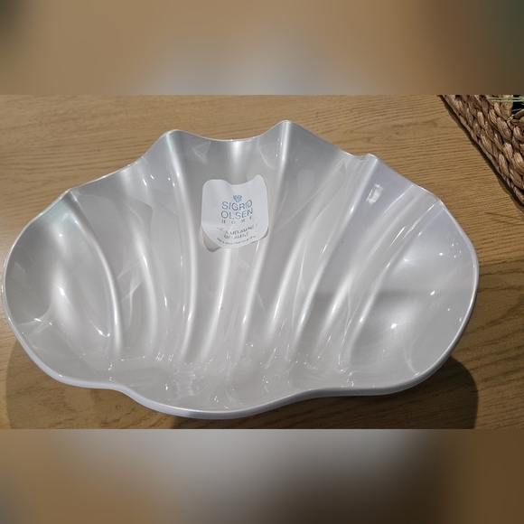 SIGRID OLSEN Melamine Pearl clam shell serving bowl white coastal beach.NEW - Picture 3 of 8